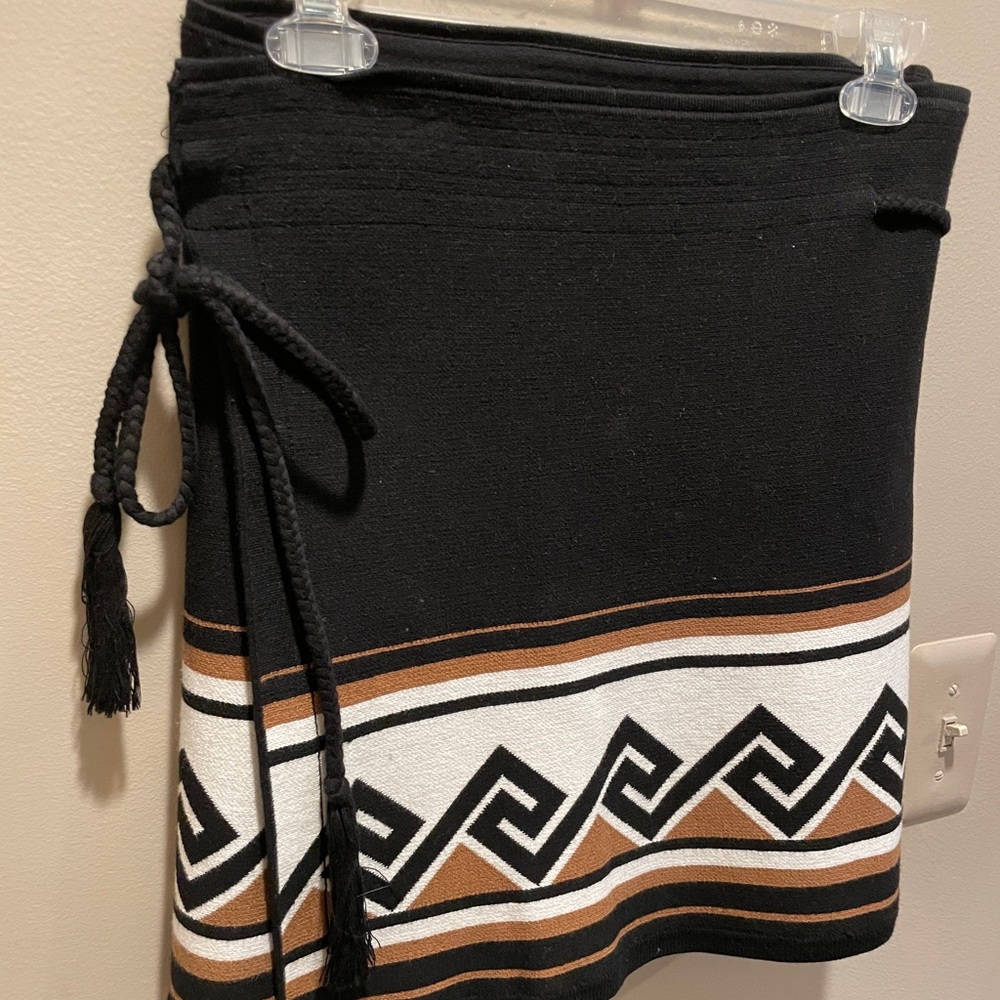 Aritzia Talula wrap mini skirt